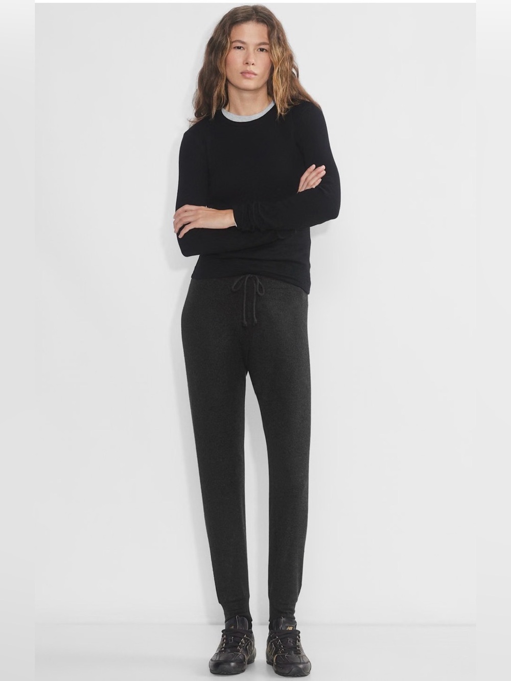 Aritzia TNA SoftMore Jesse Mid-Rise Slim Jogger XS Dark Grey